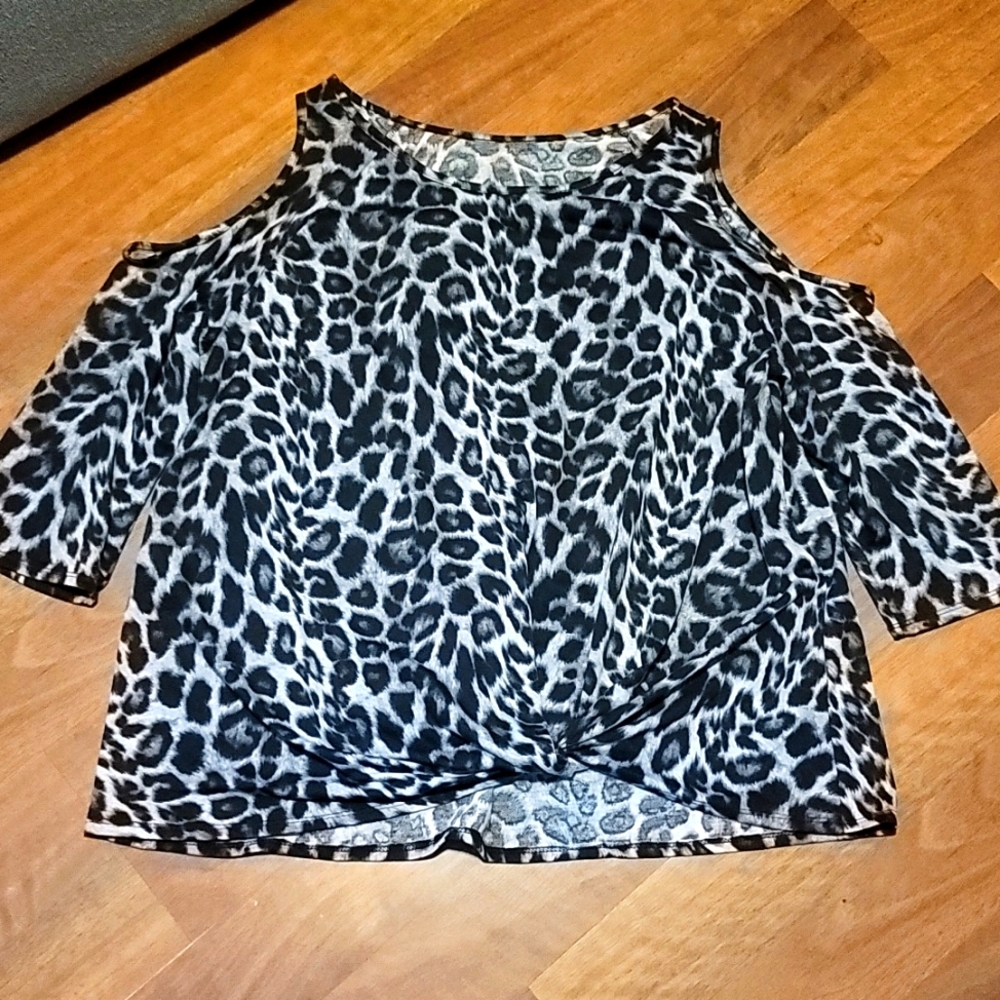 Cold shoulder top